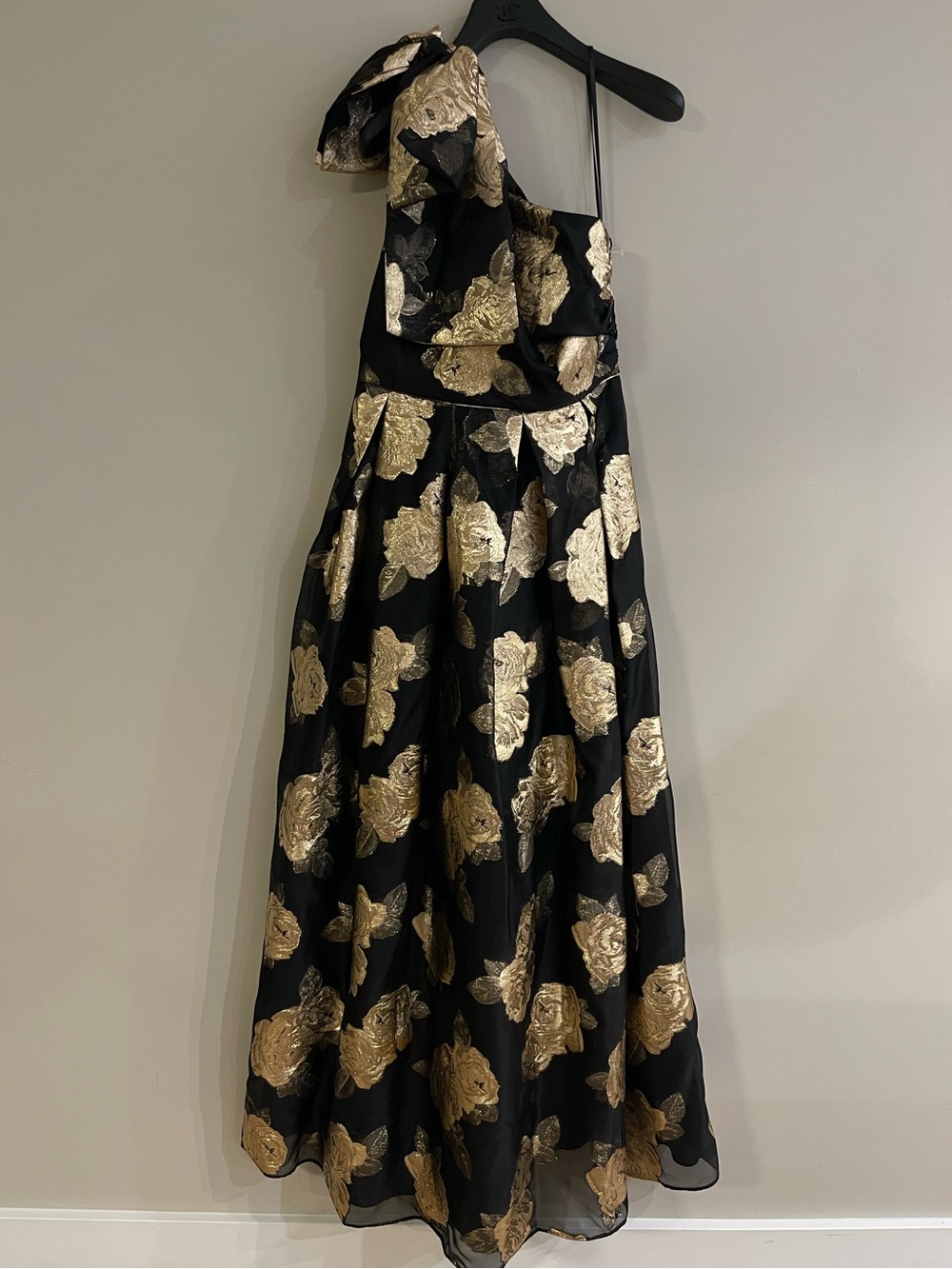 NEW Donna Karan New York One-Shoulder Metallic Jacquard Gown In Black & Gold - Picture 10 of 15